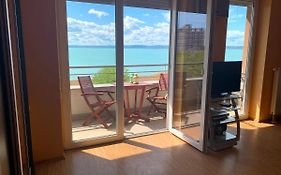 Club218 Holiday Apartman Siofok