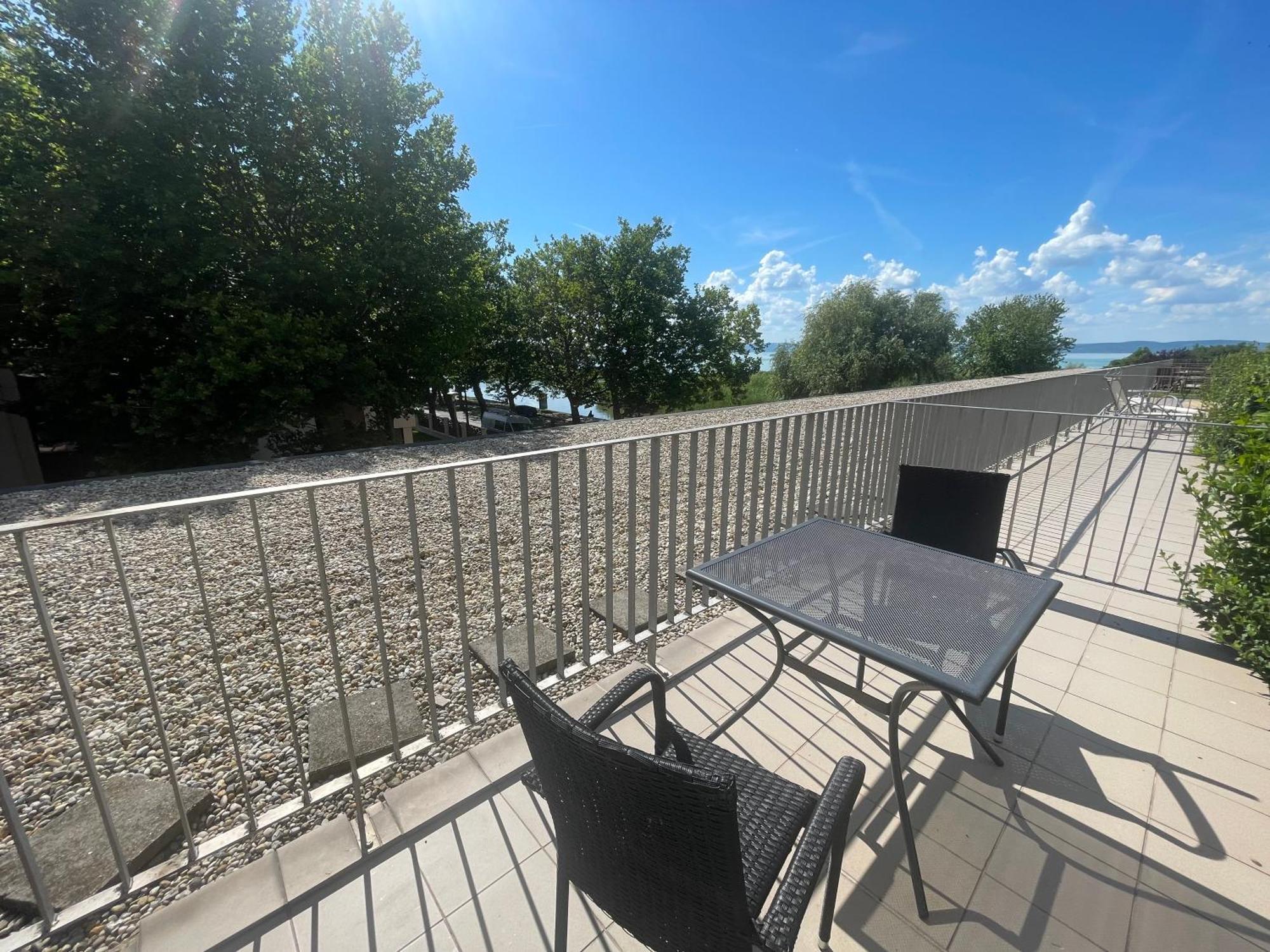 Club218 Holiday Apartman Siofok Dış mekan fotoğraf