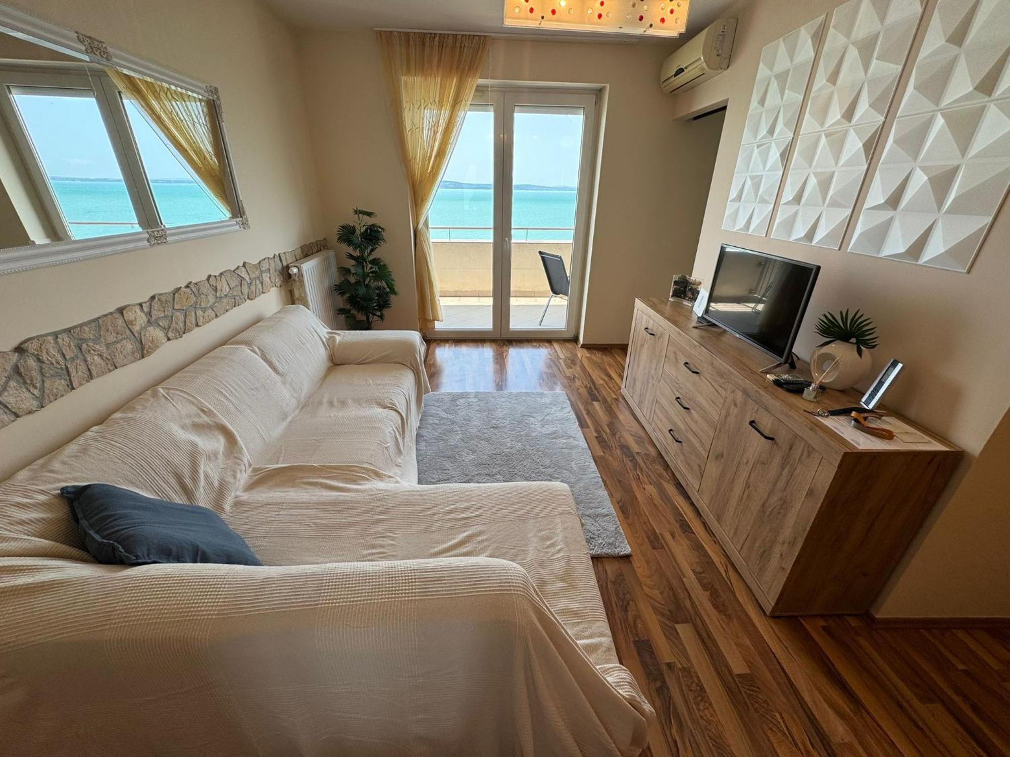 Club218 Holiday Apartman Siofok Dış mekan fotoğraf