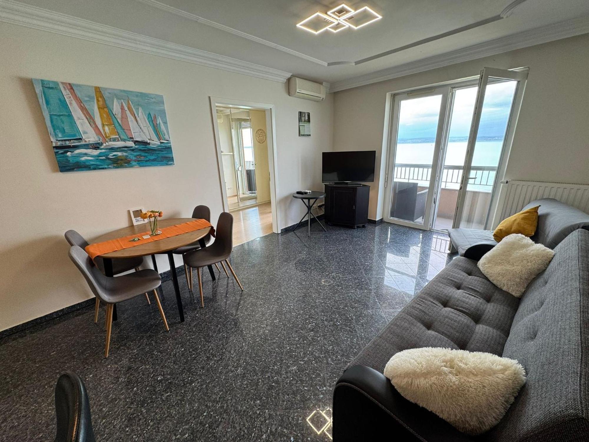 Club218 Holiday Apartman Siofok Dış mekan fotoğraf